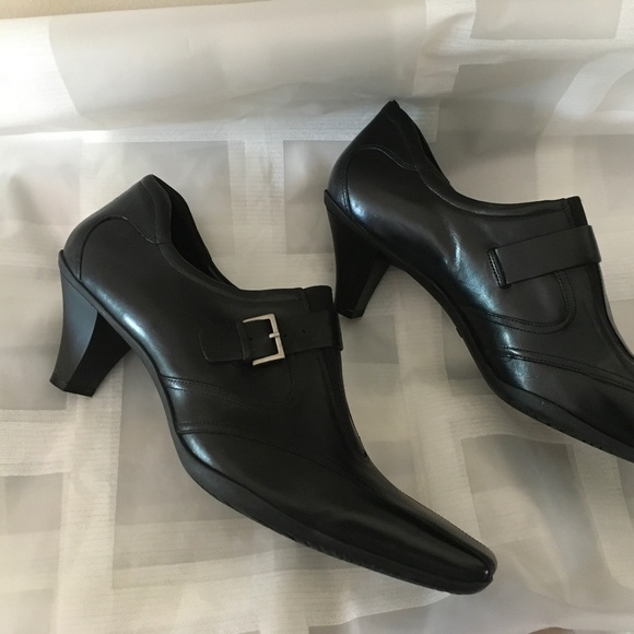 ECCO Women’s London slip on leather shoes size 42. - Picture 4 of 8